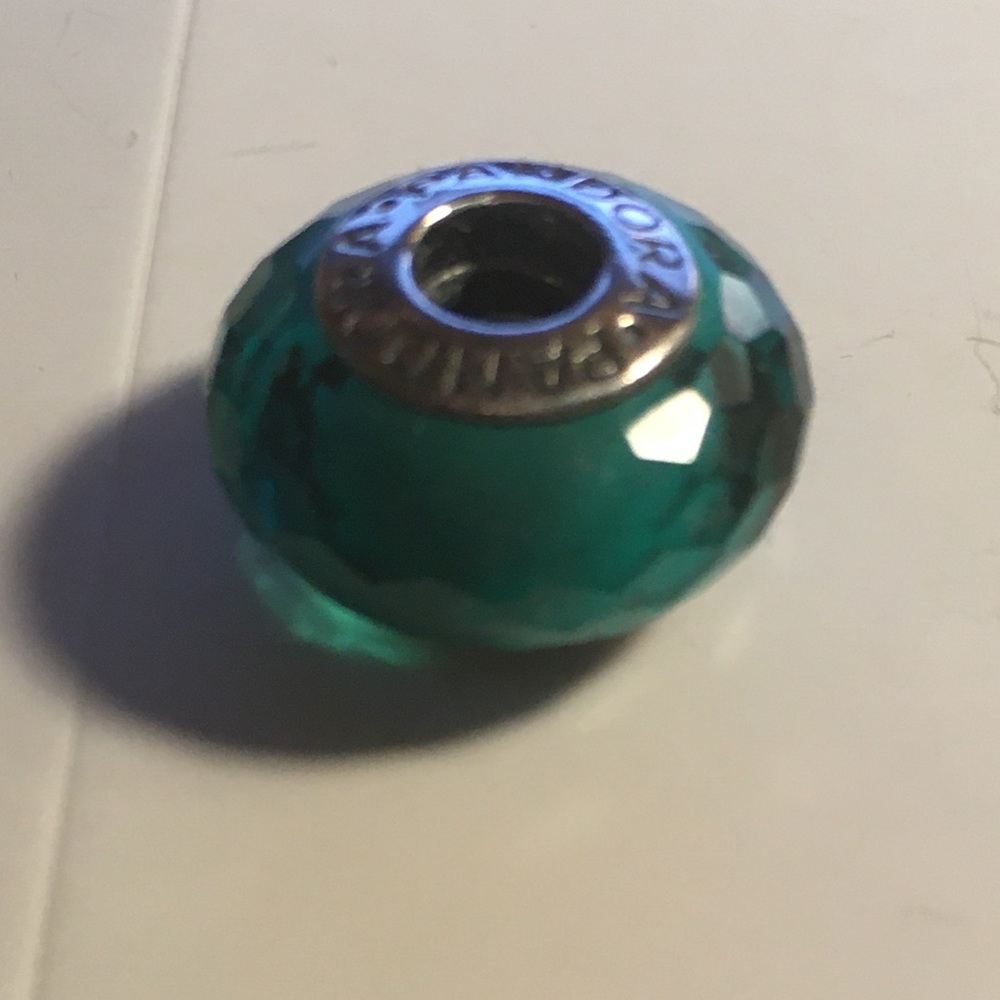 Pandora Fascinating Teal. Charm